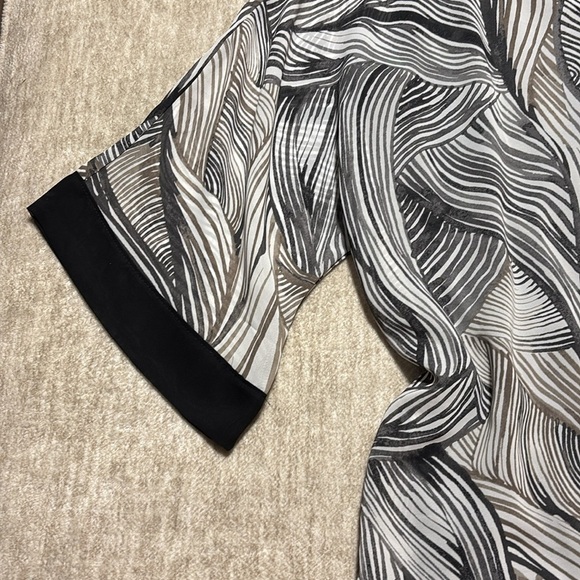 Chico's Sz 2 Large 12 lightweight flowy top dolman sleeves Brown black cream - Picture 4 of 7